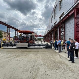 26 июня компания ООО «ТД «ДЕСНА» провела дорожно-строительную конференцию «Тяжелые машины для легких свершений»