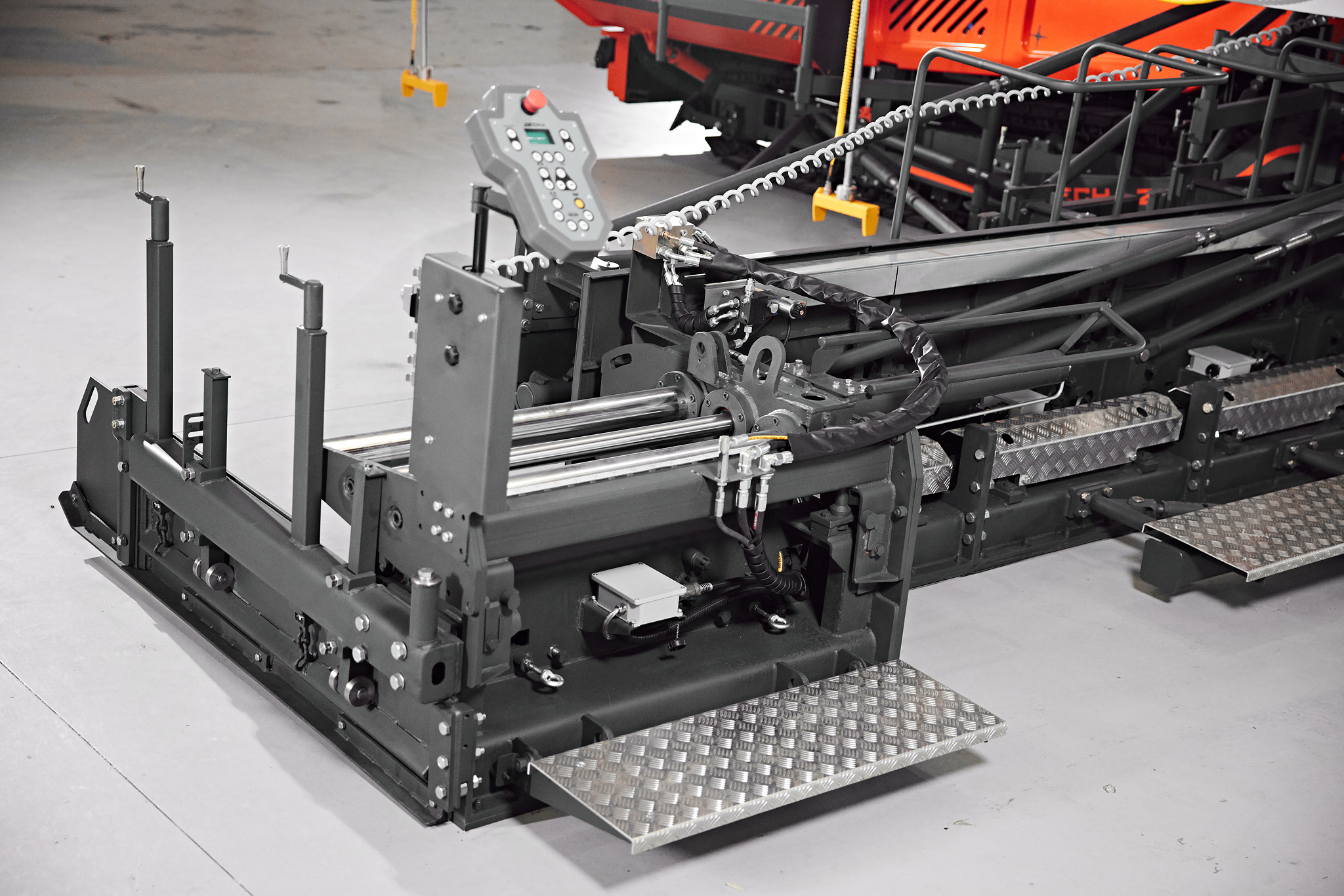 Как оператору установить уклон в асфальтоукладчике